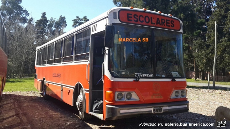 El Detalle OA 101 - El Detalle - Transporte escolar
CJL 931

Foto: Marcela S. Barba
Colección: Charly Souto
Palabras clave: El Detalle - Transporte escolar