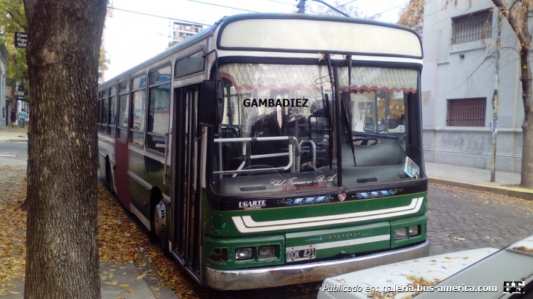 Mercedes-Benz OH 1621 L - Ugarte - Particular
DOK 421
Ex línea 37 - Ex interno 20

Foto: "Truku" Gambadiez
Colección: Charly Souto
Palabras clave: Ugarte - Particular