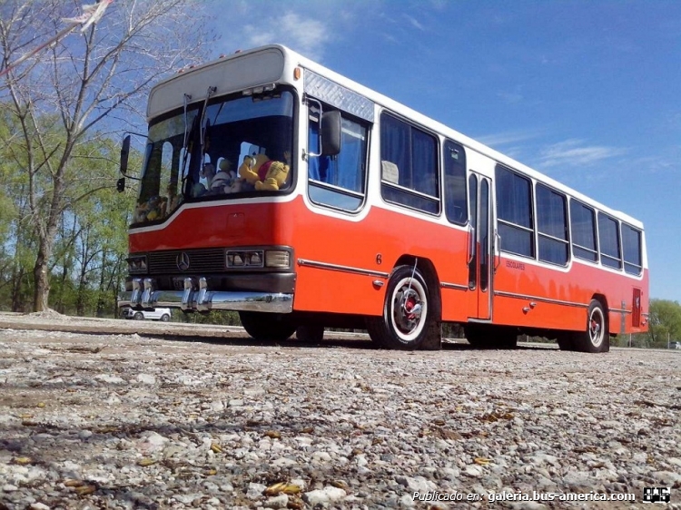 Mercedes-Benz OH 1621 L - Ei-Var - Transporte Escolar
CEU 774
Este coche fue el "Famoso 6" de la línea 126 porteña...

Foto: www.mercadolibre.com.ar
Colección: Charly Souto

http://galeria.bus-america.com/displayimage.php?pid=34684
Palabras clave: EiVar - Transporte Escolar
