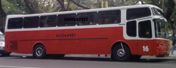 ESCOLARES
Foto: "Truku" Gambadiez
Colección: Charly Souto 
Palabras clave: ESCOLARES