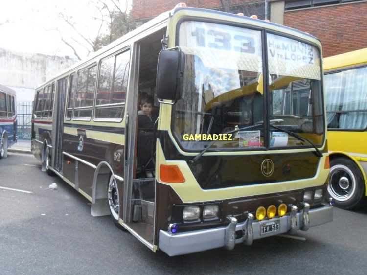 TRANSP. 8 DE JULIO S.A. - 52
C.1644699 - TFV 543

http://galeria.bus-america.com/displayimage.php?pos=-16270
http://galeria.bus-america.com/displayimage.php?pos=-16319
http://galeria.bus-america.com/displayimage.php?pos=-16320
http://galeria.bus-america.com/displayimage.php?pos=-16781
http://galeria.bus-america.com/displayimage.php?pos=-17493
http://galeria.bus-america.com/displayimage.php?pos=-18623
http://galeria.bus-america.com/displayimage.php?pos=-19288

Foto: "Truku" Gambadiez
Colección: Charly Souto
Palabras clave: TRANSP. 8 DE JULIO S.A. - 52