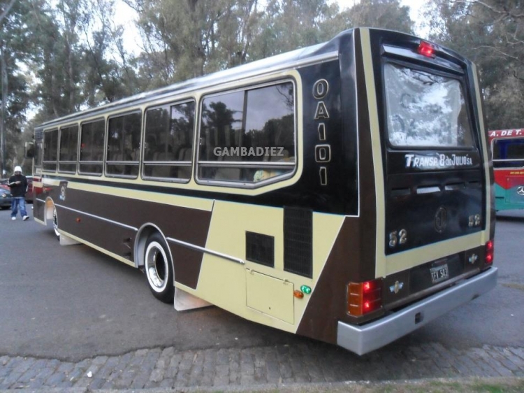TRANSP. 8 DE JULIO S.A. - 52
C.1644699 - TFV 543

http://galeria.bus-america.com/displayimage.php?pos=-16270
http://galeria.bus-america.com/displayimage.php?pos=-16319
http://galeria.bus-america.com/displayimage.php?pos=-16320
http://galeria.bus-america.com/displayimage.php?pos=-16781
http://galeria.bus-america.com/displayimage.php?pos=-17493
http://galeria.bus-america.com/displayimage.php?pos=-18623
http://galeria.bus-america.com/displayimage.php?pos=-19288

Foto: "Truku" Gambadiez
Colección: Charly Souto 
Palabras clave: TRANSP. 8 DE JULIO S.A. - 52