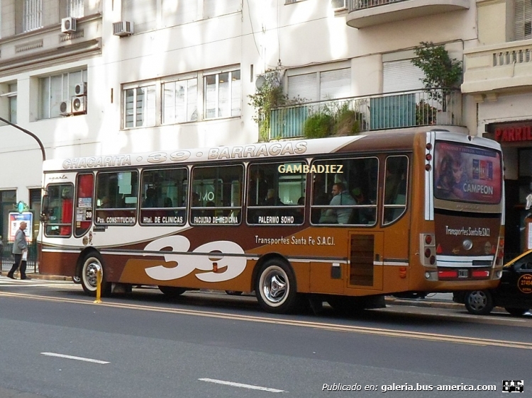 Mercedes-Benz OH 1315 L - Ugarte - Santa Fé
HLI 938
Línea 39 - Interno 58
(Ex internos 77 y 24)

Foto: "Truku" Gambadiez
Colección: Charly Souto
Palabras clave: Santa Fé - Interno 58