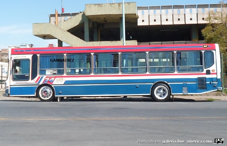 Mercedes-Benz OH 1718 L - Ugarte - Juan B. Justo
KEJ 442
Línea 34 - Interno 49

Foto: "Truku" Gambadiez
Colección: Charly Souto

http://galeria.bus-america.com/displayimage.php?pid=29994
http://galeria.bus-america.com/displayimage.php?pid=37143
http://galeria.bus-america.com/displayimage.php?pid=37900
Palabras clave: Juan B. Justo - Interno 49