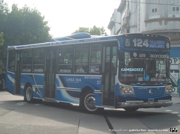 Mercedes-Benz OH 1618 L - La Favorita - Transporte Automotor Callao
KVU 205
Línea 124 - Interno 227

Foto: "Truku" Gambadiez
Colección: Charly Souto

http://galeria.bus-america.com/displayimage.php?pid=38035
http://galeria.bus-america.com/displayimage.php?pid=38461
http://galeria.bus-america.com/displayimage.php?pid=39136
Palabras clave: Transporte Automotor Callao - Interno 227
