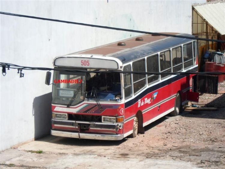 Mercedes-Benz OHL 1320 - Splendid 
BXV 589
Ex 11 De Marzo - Línea 505 - Interno 1
Ex Siglo XXI - Línea 181 - Interno 244
Ex Nueve De Julio - Línea 109 - Interno 36
http://galeria.bus-america.com/displayimage.php?pos=-27884
http://galeria.bus-america.com/displayimage.php?pos=-27886
http://galeria.bus-america.com/displayimage.php?pid=29830
http://galeria.bus-america.com/displayimage.php?pid=42149

Foto: "Truku" Gambadiez
Colección: Charly Souto
Palabras clave: EX LINEA 181