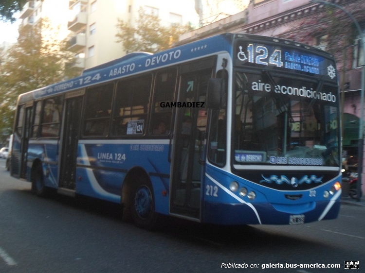 Mercedes-Benz OH 1618 L - Metalpar - Transporte Automotor Callao
MCX 639
Línea 124 - Interno 212
(Recién llegado de la línea 68, reemplaza a un Italbús 1618, año 2010, sin A/A)

Foto: "Truku" Gambadiez
Colección: Charly Souto
Palabras clave: Transporte Automotor Callao - Interno 212