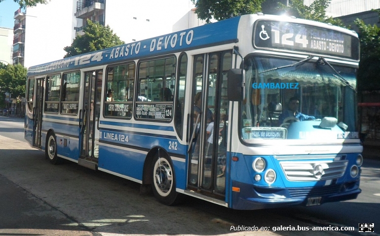 Mercedes-Benz OH 1718 L - Ugarte - Línea 124
IQZ 117
Línea 124 - Interno 242

Foto: "Truku" Gambadiez
Colección: Charly Souto
Palabras clave: Linea 124 - Interno 242