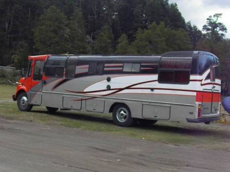 MOTORHOME
http://galeria.bus-america.com/displayimage.php?pos=-13504
Foto tomada de: www.mercadolibre.com.ar
Palabras clave: MOTORHOME
