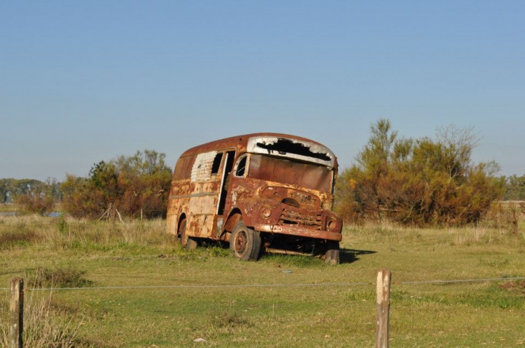 Bedford D5LZ1 - La Maravilla
ABANDONADO
Foto: Pablo "Jabaly" García
Colección: Charly Souto 

http://galeria.bus-america.com/displayimage.php?pos=-25559
Palabras clave: ABANDONADO