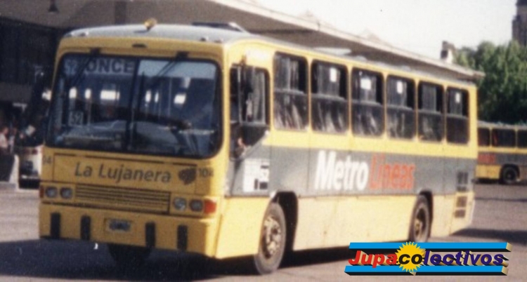 MARCOPOLO ALLEGRO (en Argentina) - LINEA 52 - T.A. LUJAN
Foto de Jupacolectivos tomada en la terminal de Luján en el 2001, durante la administración de Metrovías.
Palabras clave: JUPACO MARCOPOLO