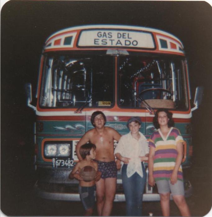 Interno 23 Rastreador Fournier
VPK943 - B.1673482

Hermosa foto de uno de los clásicos "Frontalitos" que tuvo Fournier entre sus filas durante mediados de los '80 e incluso mediados de los '90. Como por ejemplo este San Miguel, Interno 23, fue el anterior al actual 23 que es un Eivar OHL 1320 que llegó 0km en el año 1996.

Foto de Javier José
Palabras clave: RastreadorFournier Interno23