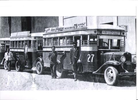 Interno 27 Cía. La Unión
Con esta foto sucede lo mismo. Ya la habían subido pero extraído de un Diario. Acá se vé la original y se aprecia mejor, asique podés hacer lo mismo Ale.

Foto de Aníbal Bendini.
Palabras clave: LaUnión Interno27 Linea1