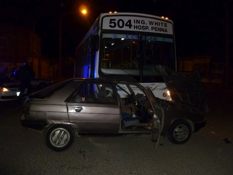 Interno 29 SAPEM
Una foto del "gran estreno" que tuvo la 504 con la SAPEM hoy. En las primeros minutos del servico, el Interno 29 sufrió un choque con un automóvil.
Palabras clave: SAPEM Interno 29 504