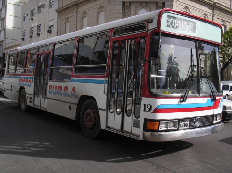 Interno 19 Empresa Micro Sur
CRD 373

Foto de Maquetas Escalibus.
Palabras clave: MicroSur Interno19 505