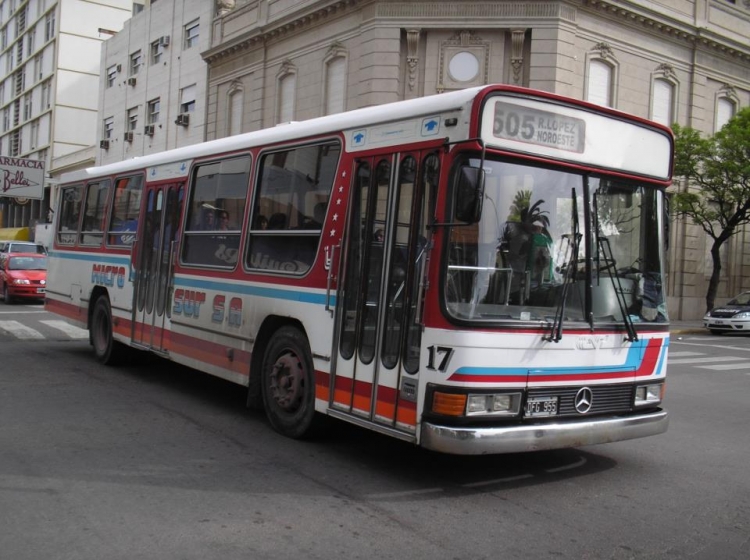 Interno 17 Empresa Micro Sur
DFG 955

Foto de Maquetas Escalibus.
Palabras clave: MicroSur Interno17 505