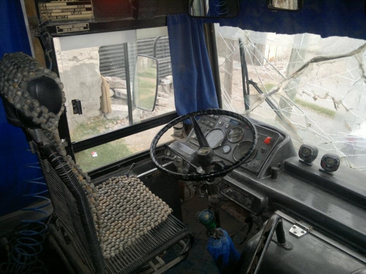 Interior Ex Interno 19 Cia. Rivadavia
TLA404 - C.1826616

Fotos que fueron sacadas del interior del coche. La verdad que adentro se conserva practicamente igual que cuando estuvo en la empresa. A excepción de las cortinas azules y el daño del parabrisas.


http://galeria.bus-america.com/displayimage.php?pos=-18174
http://galeria.bus-america.com/displayimage.php?pos=-18175
http://galeria.bus-america.com/displayimage.php?pos=-18176
http://galeria.bus-america.com/displayimage.php?pos=-18177
http://galeria.bus-america.com/displayimage.php?pos=-18335
http://galeria.bus-america.com/displayimage.php?pos=-18336
http://galeria.bus-america.com/displayimage.php?pos=-18337
http://galeria.bus-america.com/displayimage.php?pos=-18338
Palabras clave: Rivadavia Interno19 512