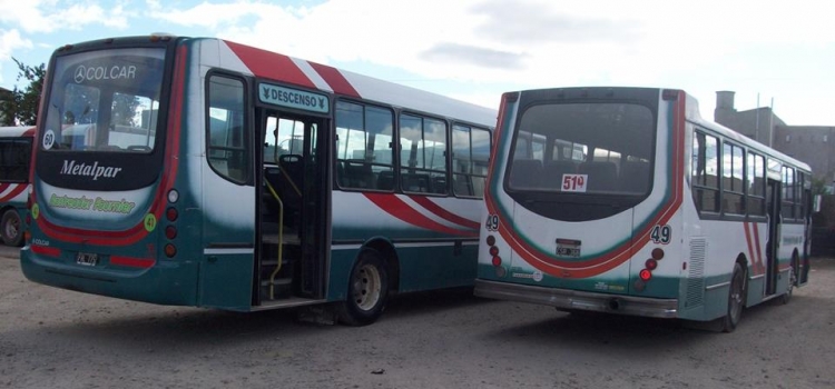 La dupla!. Interno 41 y 49 de Fournier.
CSR 368 (1) FRL 775 (2)

La dupla de la empresa!. Lastima que no anden los 2 en la 513..
Palabras clave: RastreadorFournier Interno41 513