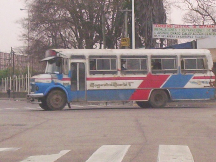 MERCEDES BENZ 1114
http://galeria.bus-america.com/displayimage.php?pos=-1098
