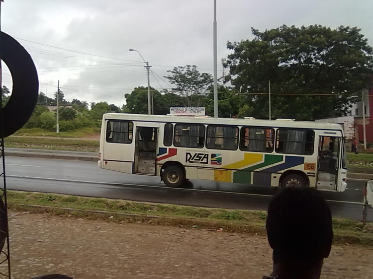 Mercedes-Benz OF 1318 - Marcopolo Torino G6 (En Paraguay) - RISA
La flota del Torino LN está disminuyendo debido al aumento del G6, solo hay uno con ventanillas remachadas
Palabras clave: Torino g6