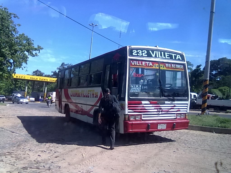 Mercedes-Benz OF 1318 - Caio Vitoria (en Paraguay) - Ciudad de Villeta
¿ESTE VINO ASÍ DE ORIGINAL O SE LE RECORTÓ NOMÁS?
Palabras clave: Caio Vitoria