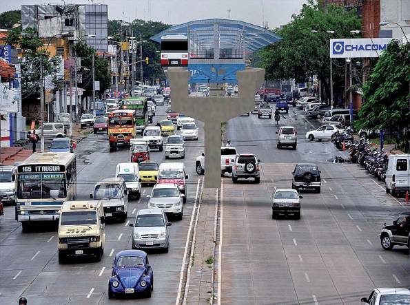 Mercedes-Benz OF 1318 - Busscar Urbanus (en Paraguay) - Ñanduti
Fotografía extraida de : ABC Color
Palabras clave: ñanduu