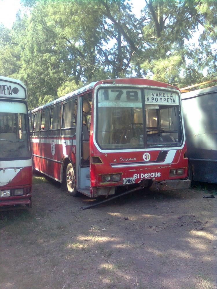 abandono
AVS762
otro detalle de la ex 506 la plata que gracias al  amigo Gustavo del manzo sabemos que opero con el interno 2
