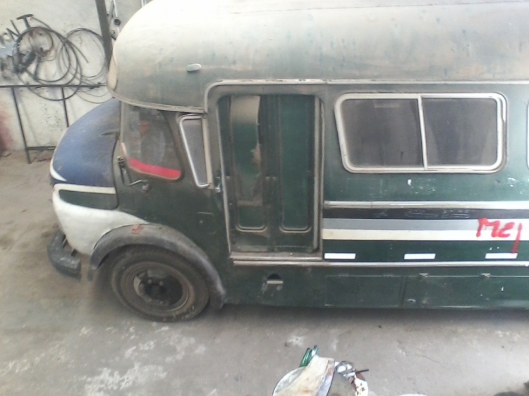 Mercedes-Benz LO 1114 - El Detalle - Particular 
Rody39/mb73
Furgón, ventanillas traseras y lunetas cerradas parcialmente con chapas.
Publicado en el sitio www.mercadolibre.com.ar
