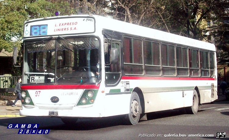 Mercedes-Benz O-500 U - Ugarte - L.E. Liniers
HEG 682
Línea 88 - Interno 97

Colección: Gamba 28x40
Palabras clave: Gamba / 88