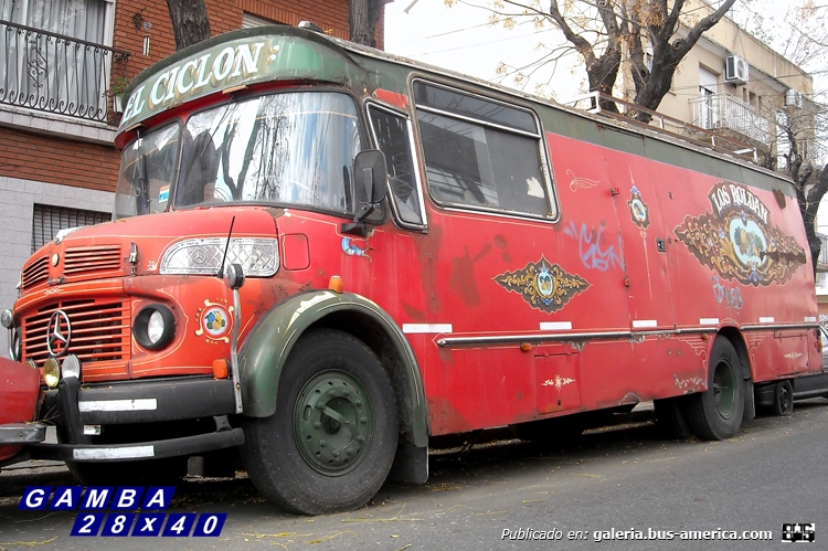 Mercedes-Benz LO 1114 - San Miguel - Particular
Tal vez uno de los colectivos más mediáticos, hoy venido a menos, evidentemente, la fama es puro cuento

Colección: Gamba 28x40
Palabras clave: Gamba / 1114
