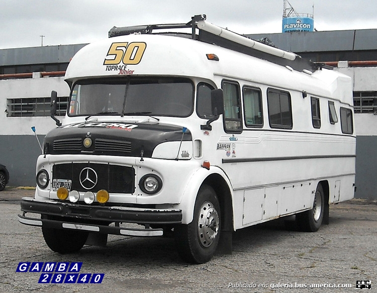 Mercedes-Benz LO 1114 - El Cóndor - Particular
B 903977 - UGV 707
Un Cóndor que no tuvo puerta izquierda, ¿a que línea habrá pertenecido?

Colección: Gamba 28x40
Palabras clave: Gamba / MH