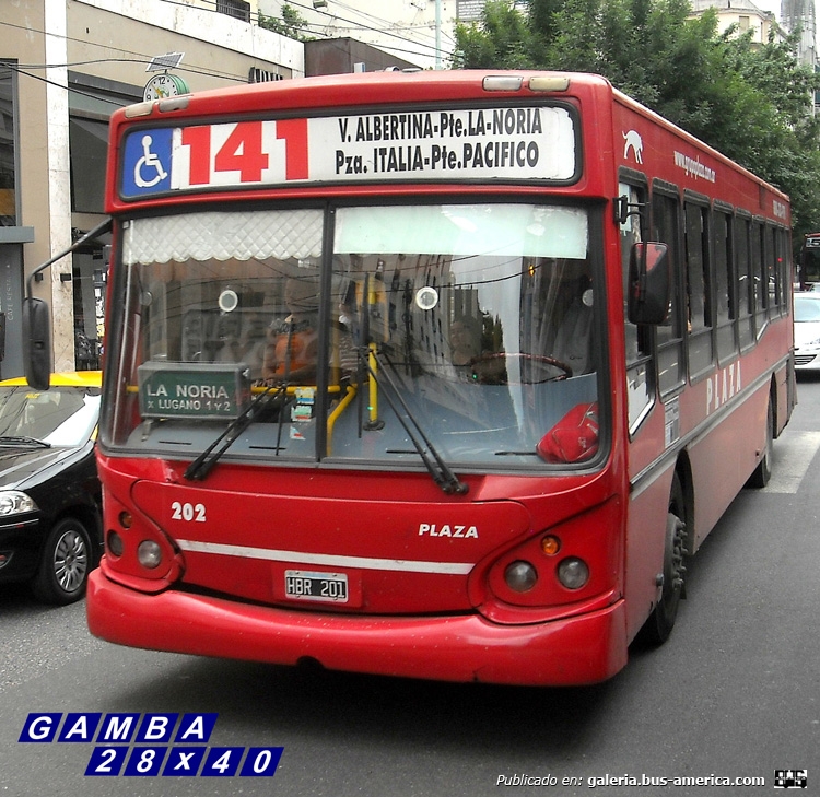 T.A.T.S.A. - Puma D 12 - Plaza
HBR 201
Línea 141 - Interno 202
Una rareza, hay en archivo foto de un coche de Plaza con dominio HBR 202, se trata de un Puma D 12 segunda generación, el de la imagen, ¿es el último de primera generación? y el otro, ¿es el primer segunda generación?

Colección: Gamba 28x40
Palabras clave: Gamba / 141