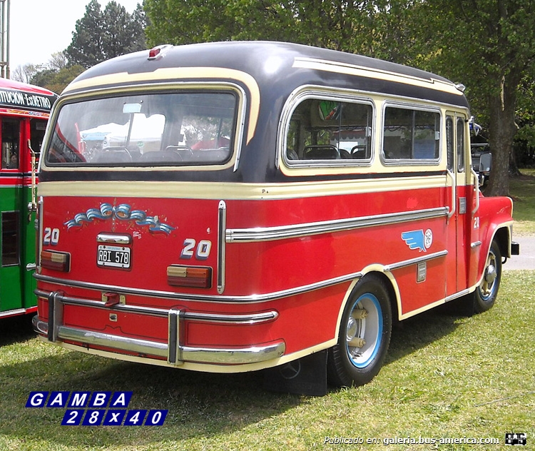 International C - ALA , El Indio - Empresa Línea 216
RBI 578 - ex patente B.1461446 - ex patente 180639
[url=https://bus-america.com/galeria/displayimage.php?pid=19541]https://bus-america.com/galeria/displayimage.php?pid=19541[/url]
[url=https://galeria.bus-america.com/displayimage.php?pid=16975]https://galeria.bus-america.com/displayimage.php?pid=16975[/url]
[url=https://galeria.bus-america.com/displayimage.php?pid=19539]https://galeria.bus-america.com/displayimage.php?pid=19539[/url]
[url=https://galeria.bus-america.com/displayimage.php?pid=35146]https://galeria.bus-america.com/displayimage.php?pid=35146[/url]
[url=https://galeria.bus-america.com/displayimage.php?pid=38073]https://galeria.bus-america.com/displayimage.php?pid=38073[/url]
[url=https://bus-america.com/galeria/displayimage.php?pid=64481]https://bus-america.com/galeria/displayimage.php?pid=64481[/url]

Línea 216 (Buenos Aires), interno 20 [Vehículo de exposición]

Colección: Gamba 28x40 
Palabras clave: Gamba / 216