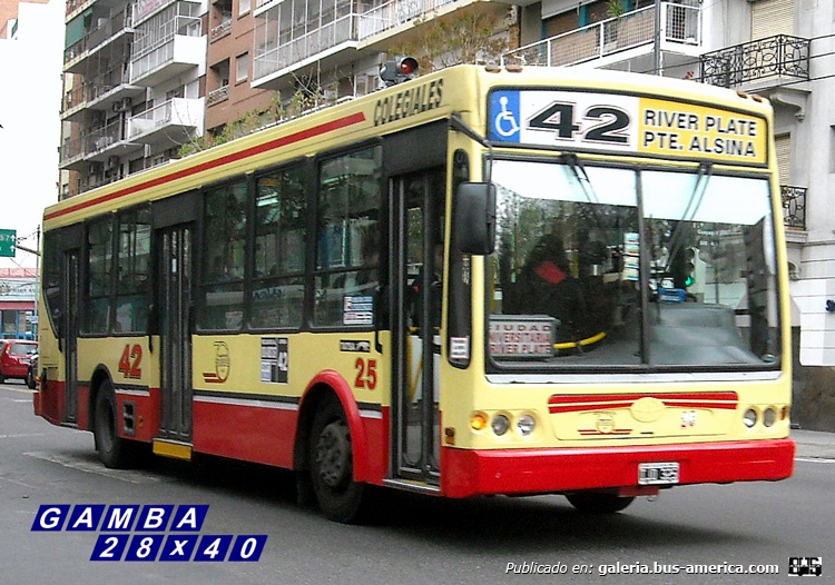 IJD 325
Línea 42 - Interno 25
Luce el nuevo logo de la línea, han simplificado la leyenda "Colegiales"

Colección: Gamba 28x40
Palabras clave: Gamba / 42