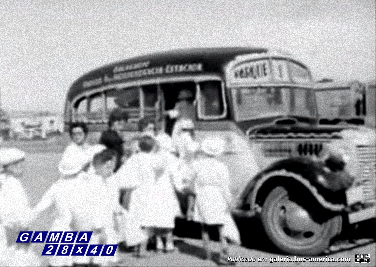 Chevrolet (G.M.C.) - El Cóndor - 9 de Julio
Línea 1

Captura de un video del Archivo Histórico RTA
Colección: Gamba 28x40
Palabras clave: Gamba / Tandil