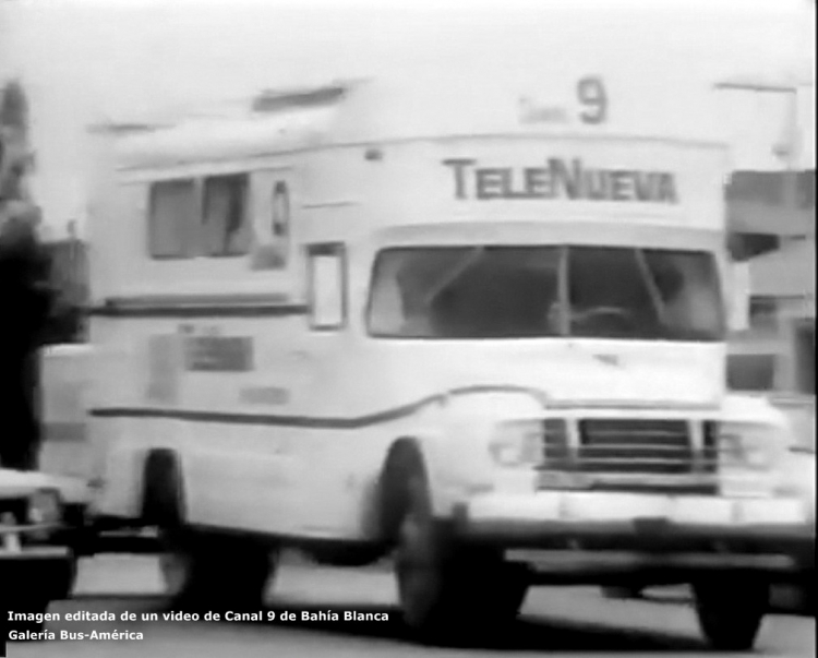 Bedford (G.M.A.) - Caseros - Tele Nueva
Colectivo convertido en camión de exteriores

Imagen editada de un video de Canal 9 de Bahía Blanca
Captura: Gamba 28x40
Palabras clave: Gamba / BB