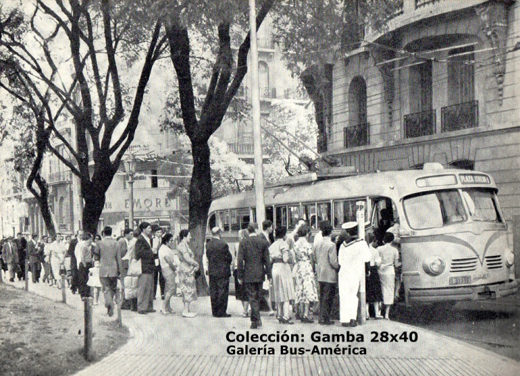 Mercedes-Benz O-6600 T - T.B.A.
Ciudad de Buenos Aires 
32319
Línea 303 - Interno 5286

Imagen editada del Libro "Buenos Aires"
Colección: Gamba 28x40

Palabras clave: Gamba / Trole