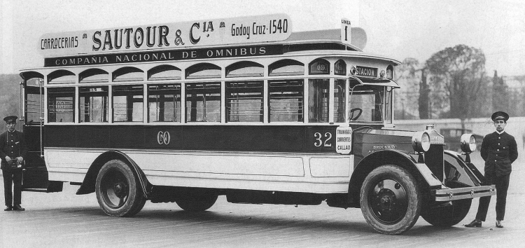 Brockway - Sautour - Compañía Nacional de Ómnibus
Línea 1 - Interno 32

Foto: Autor desconocido
Extraída del sitio: "El Buenos Aires que se fue"
Palabras clave: Gamba / Sautour