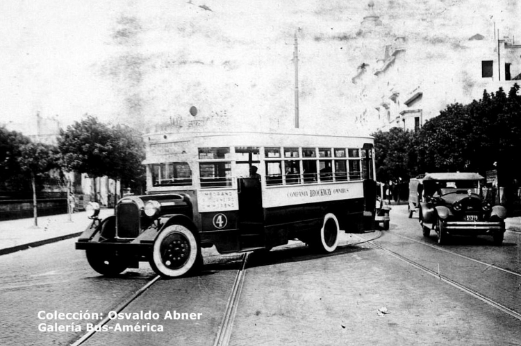 Brockway - Bersano - Cía Brockway
Línea 102 (Buenos Aires) - Interno 4
luego línea 48

Fotografía: Autor desconocido
Archivo: Osvaldo Abner
Gestión: Pablo Olguín
Palabras clave: Gamba / 102