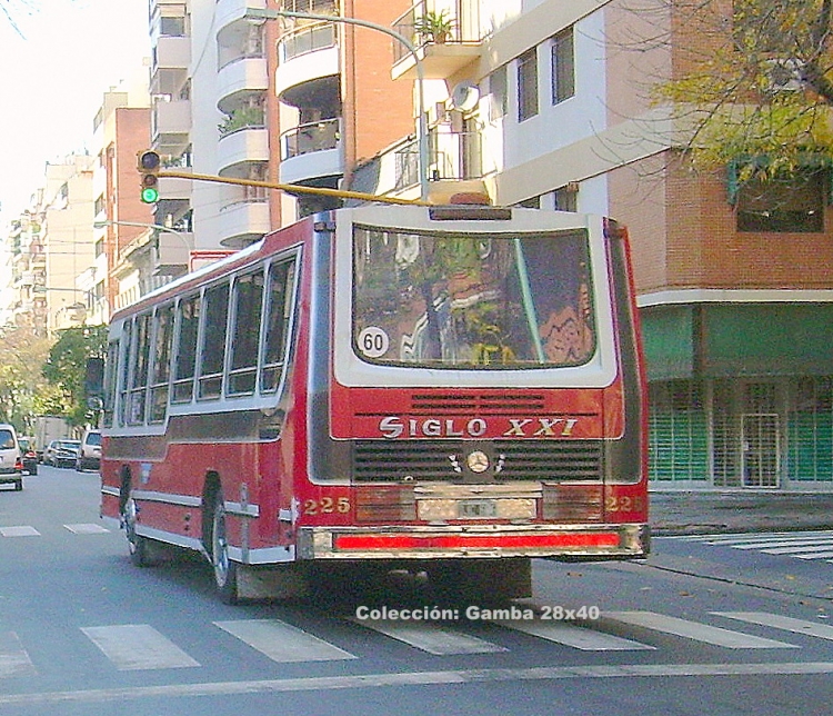 Mercedes-Benz OH 1521 L - Ei-Var - Siglo XXI
DJC 605
Línea 181 - Interno 225

Colección: Gamba 28x40
http://galeria.bus-america.com/displayimage.php?pos=-26502
http://galeria.bus-america.com/displayimage.php?pid=29619
http://galeria.bus-america.com/displayimage.php?pid=40678
Palabras clave: Gamba / 181