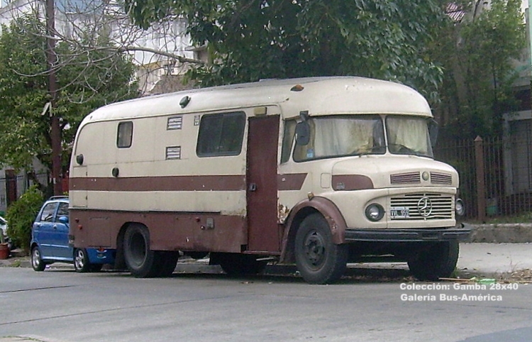 Mercedes-Benz LO 1114 - El Detalle - Motorhome
C 497369 - VVL 959

Colección: Gamba 28x40
Palabras clave: Gamba / MH 