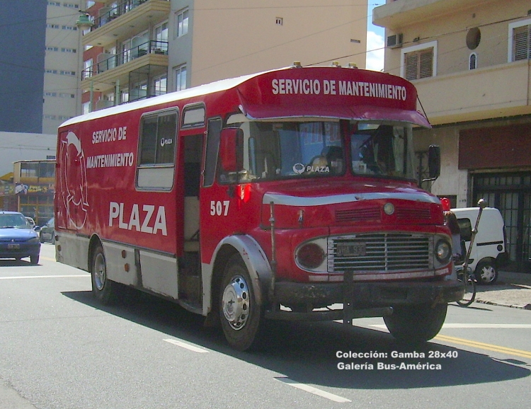 Mercedes-Benz LO 1114 - La Favorita - Plaza
C 1327667 - VHA 930
Interno 507 - Auxilio

Colección: Gamba 28x40

http://galeria.bus-america.com/displayimage.php?pid=38526
Palabras clave: Gamba / Plaza