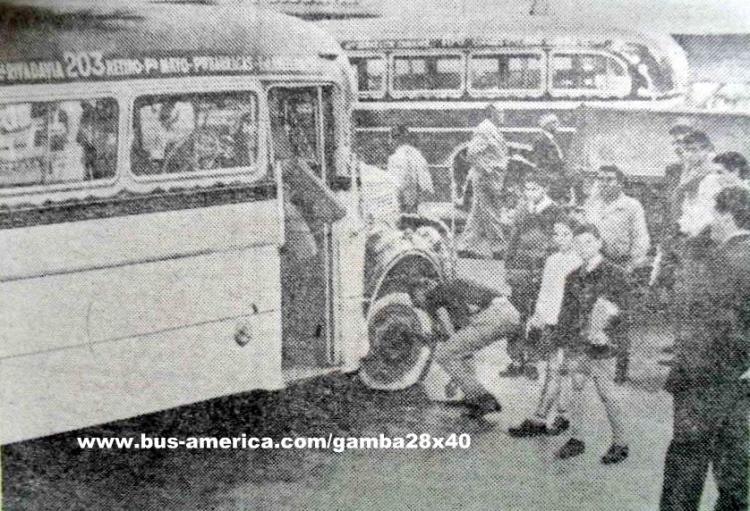 Mercedes-Benz L 312 - Linea 203
Linea 203 (hoy 93)
Foto de un periódico
Colección J Arcuri - A A Deluca
Palabras clave: Gamba / 203