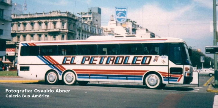 Mercedes-Benz O-371 - Mercedes-Benz (en Argentina) - El Petroleo
Interno 104

Fotografía: Osvaldo Abner
Gestión: Pablo Olguín
Palabras clave: Gamba / Larga