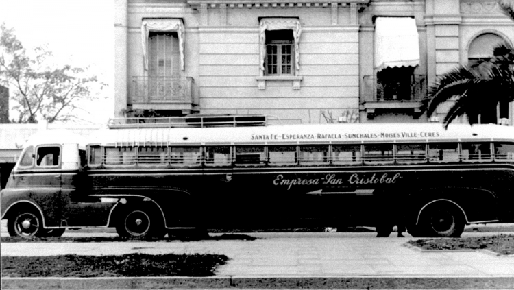 International - Varese - San Cristóbal 
Línea Santa Fé-Ceres

Fotografía: Empresa San Cristóbal
Extraída de una nota de Bocha Balboni en el sitio Retrovisiones
Palabras clave: Gamba / Larga