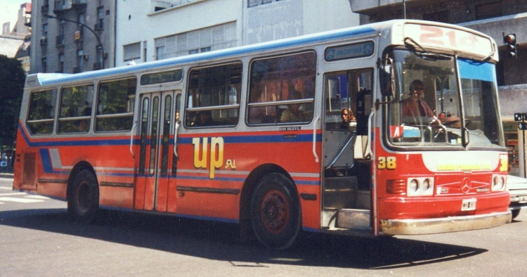 Mercedes-Benz OH 1621 - Ottaviano - Unión Platense
CID 838
Línea 214 - Interno 38

Archivo: Pablo Olguín
Palabras clave: Gamba / 214