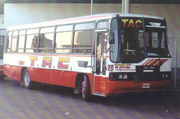 Mercedes-Benz  OF 1214 - Alcar - Coop. TAC
C 1528580 - USU 861

Foto: Autor desconocido
Archivo: Osvaldo Abner
Gentileza: Pablo Olguín
Palabras clave: Gamba / TAC