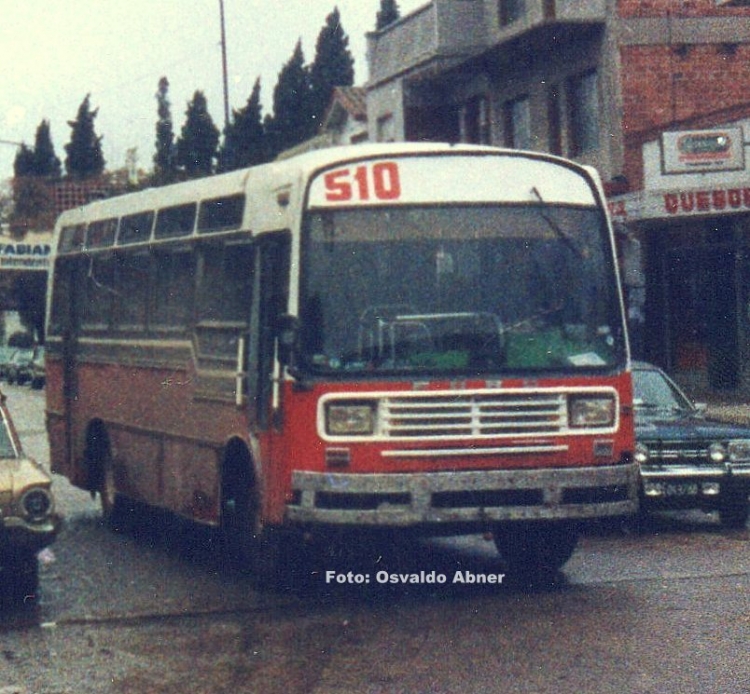 Ford B-7000 (frotalizado) - Costa Brava - E.T. Del Sur
Línea 510

Foto: Osvaldo Abner
Palabras clave: Gamba / 510