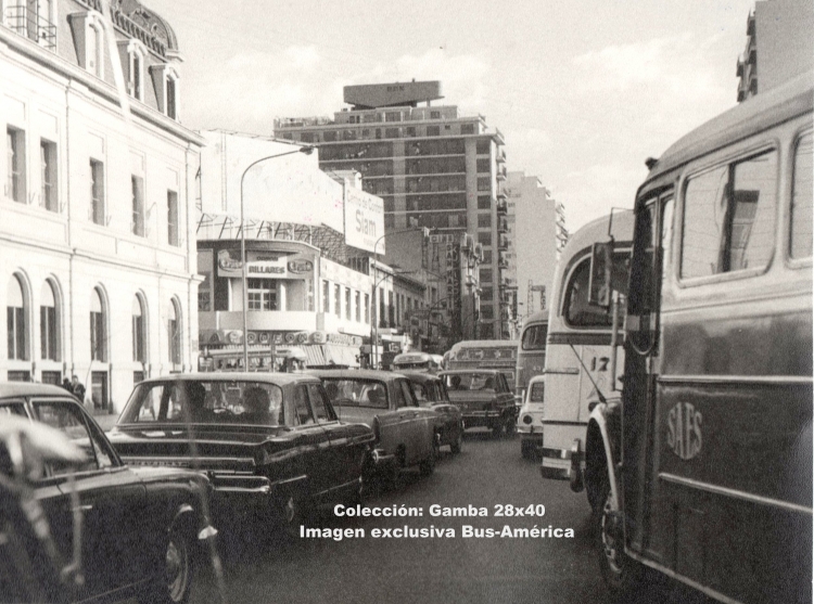 Mercedes-Benz L 312 - Ottaviano - S.A.E.S.
Línea 85
Toma fotográfica en Av Rivadavia, junto a la Plaza Pueyrredón
Se aprecian varias líneas, un coche de Mayo, línea 141, con sus
anteriores colores, más adelante dos coche de M.O. Saenz Peña,
posiblemente un T.A.R.S.A. y un 25, inconfundiblemente El Cóndor

Foto: GP Producciones
Colección: Gamba 28x40
Palabras clave: Gamba / 85