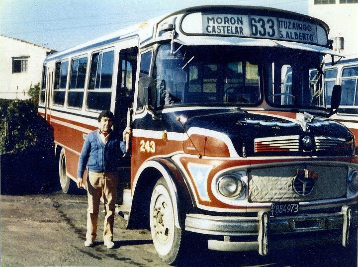 633 243 Carrocería San Juan 1983
B.1884973
LO1114 carrocería San Juan. Se puede ver al lado de cartel ramalero (que es "San Alberto") el hueco donde iba el acrilico con el numero de linea "633", por lo que la foto es pasado 1985. 
Palabras clave: 216 633 243